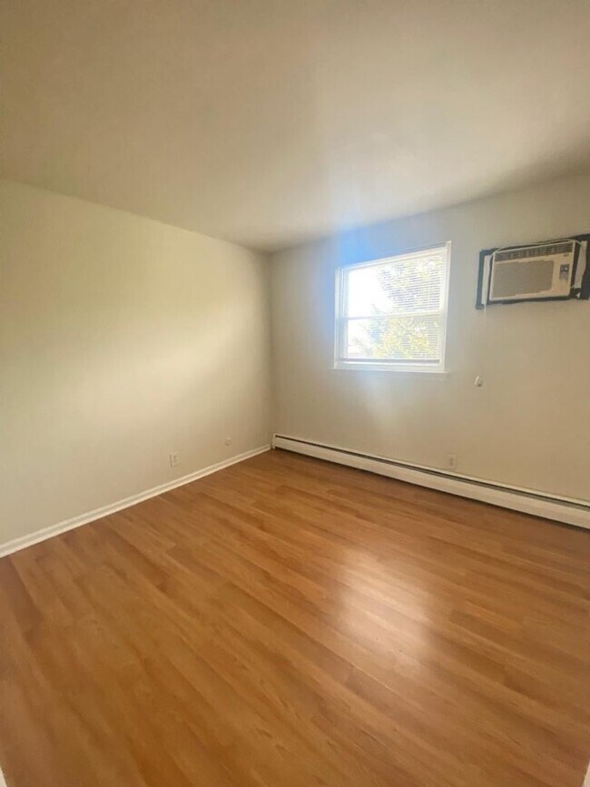 Foto del edificio - 5701 Tulip St