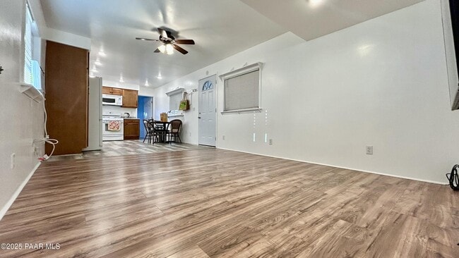 Building Photo - 202 Cactus Dr