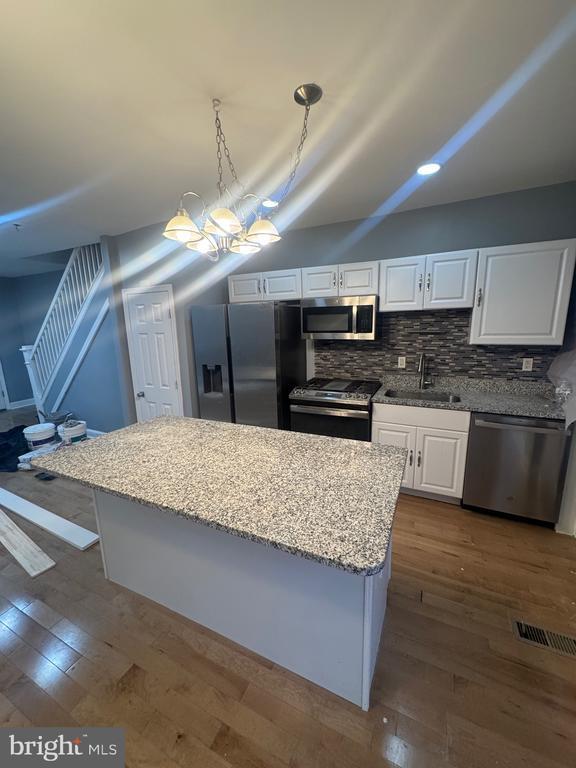 Building Photo - 3221 Lyndale Ave