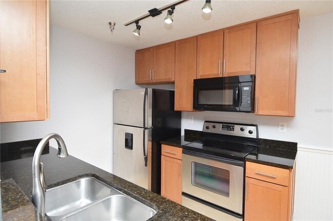 Building Photo - 10263 Gandy Blvd N