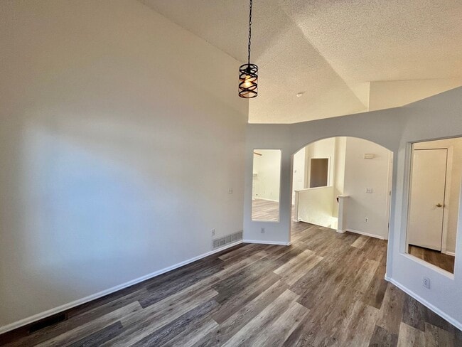 Building Photo - Ranch Style 4 Bedroom Home w/ Upgrades!