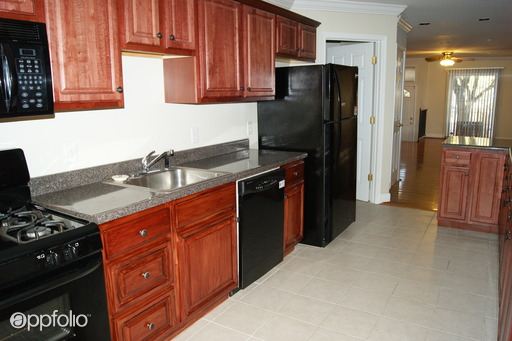 Building Photo - 204 N Milton Ave