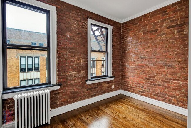 Building Photo - 410 E 13th St