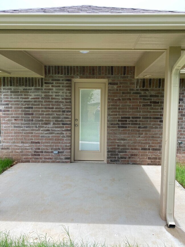 Building Photo - 3br 2ba duplex!!