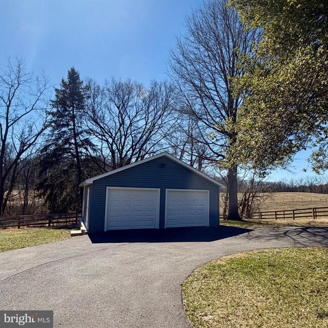 Building Photo - 17700 Barnesville Rd