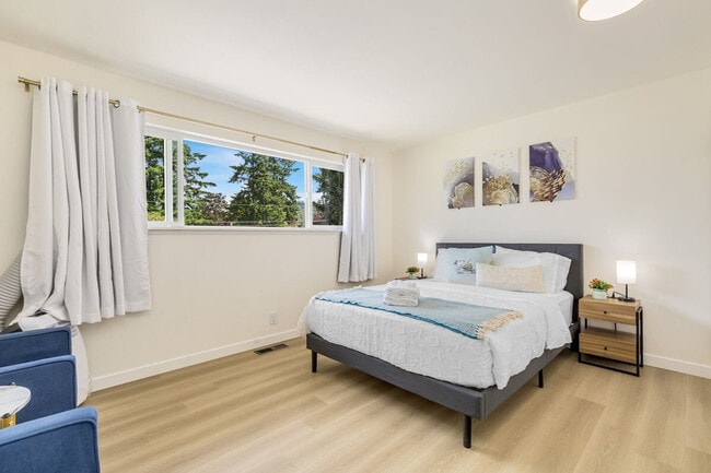 Building Photo - 12527 SE 52nd St