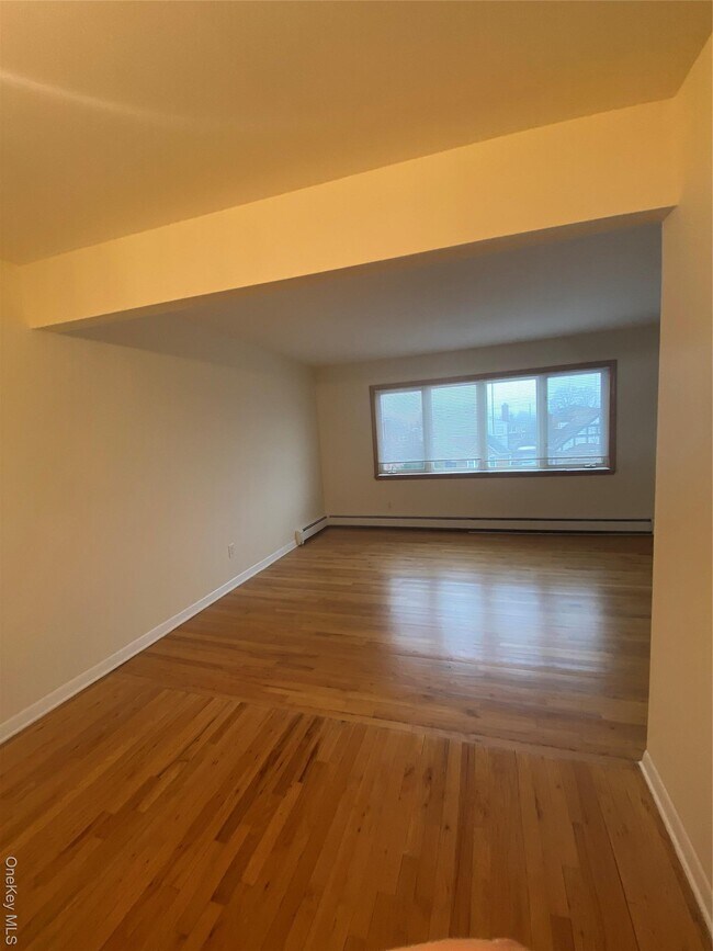 Foto del edificio - 151-55 20th Rd