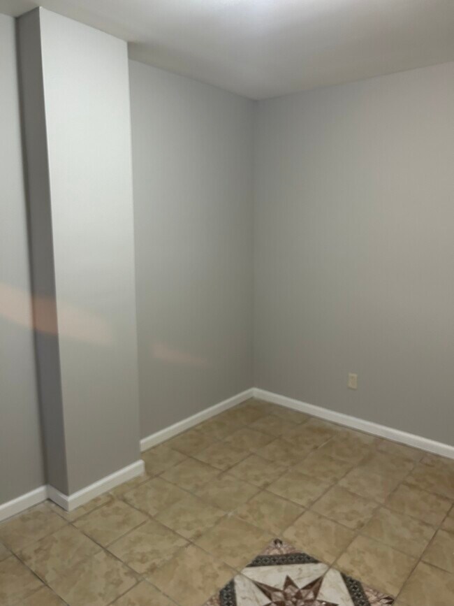 Sala de estar - 4811 Darrah St