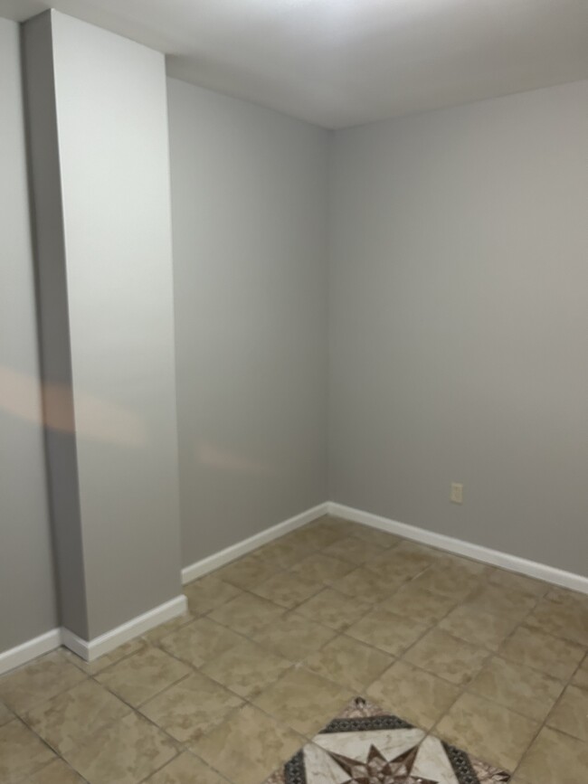Living room - 4811 Darrah St