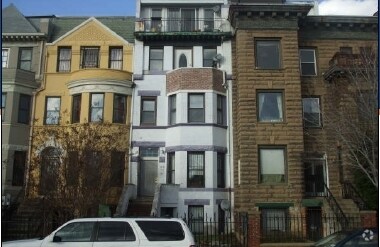 Foto del edificio - 1441 Girard St NW
