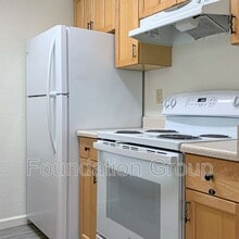 Building Photo - 916 N 104th St