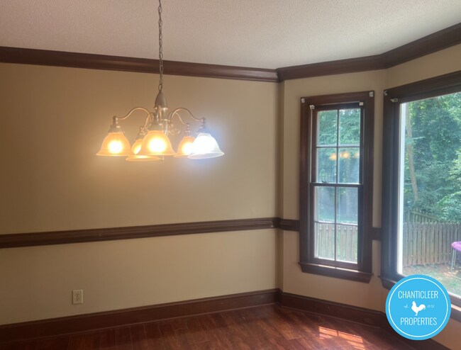 Foto del edificio - 6925 Sandringham Dr