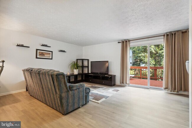 Foto del edificio - 15057 Mill Spring Dr