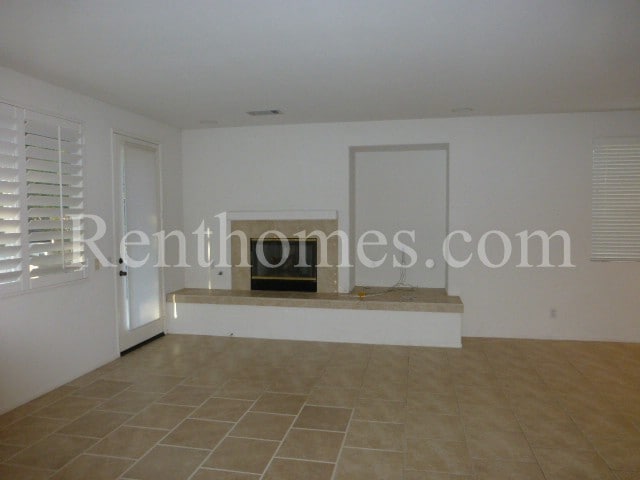 Building Photo - 3216 Canyon View Dr
