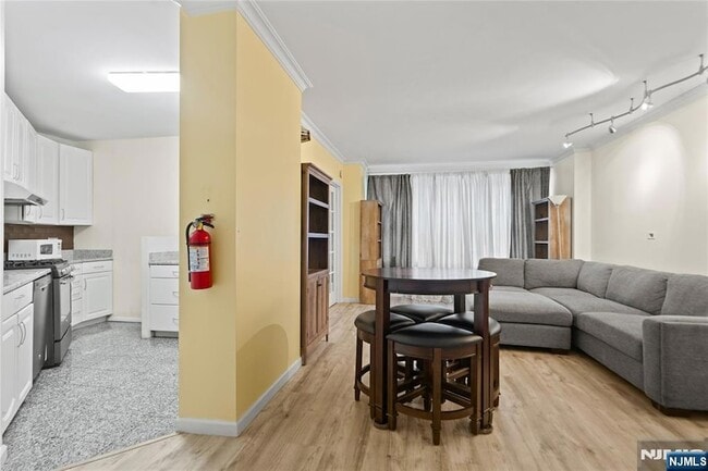 Foto del edificio - 7004 JFK Blvd E