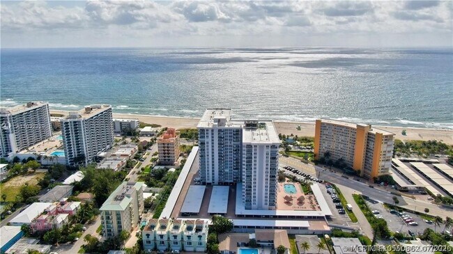 Foto del edificio - 405 N Ocean Blvd