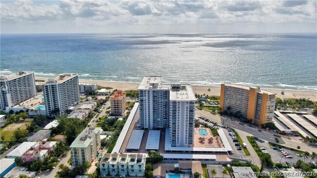 Building Photo - 405 N Ocean Blvd