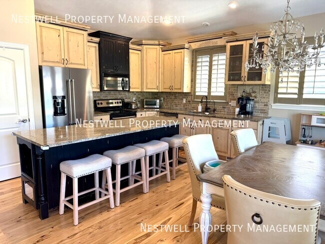 Building Photo - 392 Azure Cir