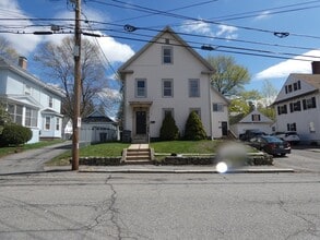 Building Photo - 94 Maple St