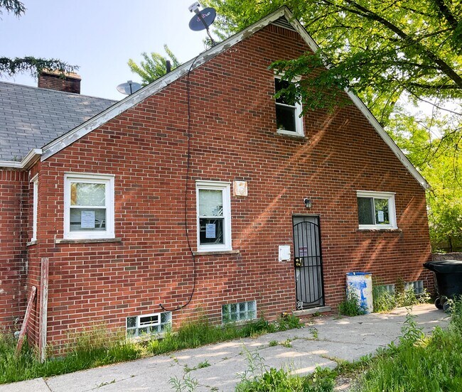 Foto del edificio - 6540 Longacre St