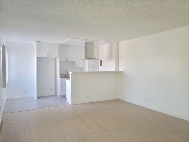 Building Photo - 4540 Vista Del Monte Ave