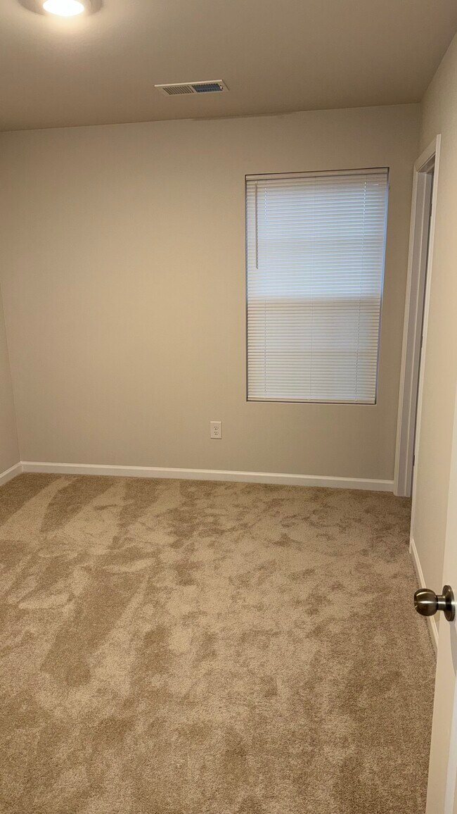 Foto del edificio - 729 Peyden Ln