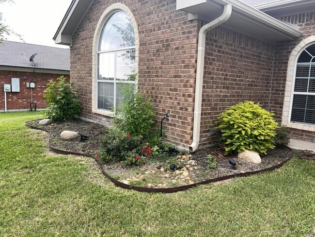 Foto del edificio - 5615 Drystone Ln