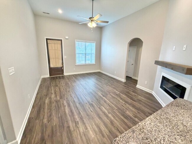 Building Photo - TealCove5438