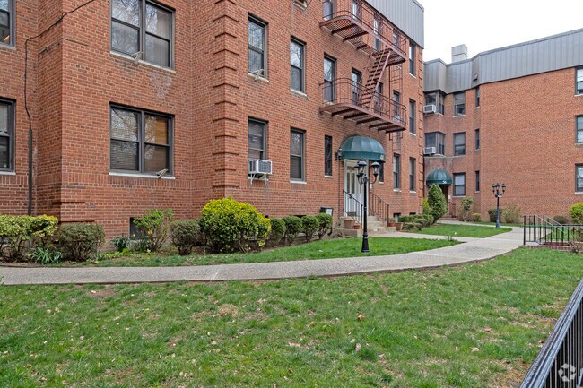 Pasarela - 44-56 Parkway N