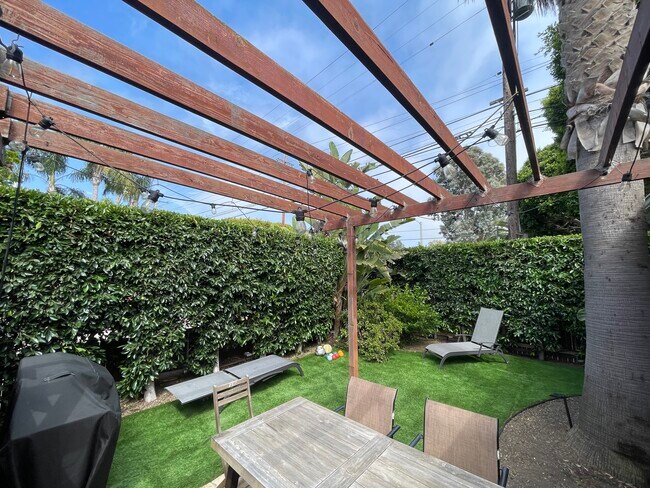 ¡Patio cerrado! - 1631 Michigan Ave