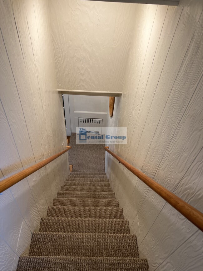 Building Photo - 17 Grove Street Pl