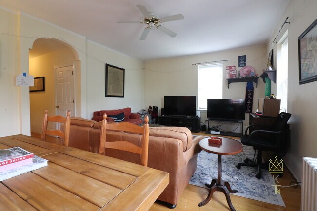 Foto del edificio - 1090 Beacon St