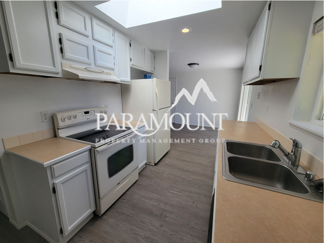 Building Photo - Tucked Away REMODELED 2 Bedroom in Gig Harbor