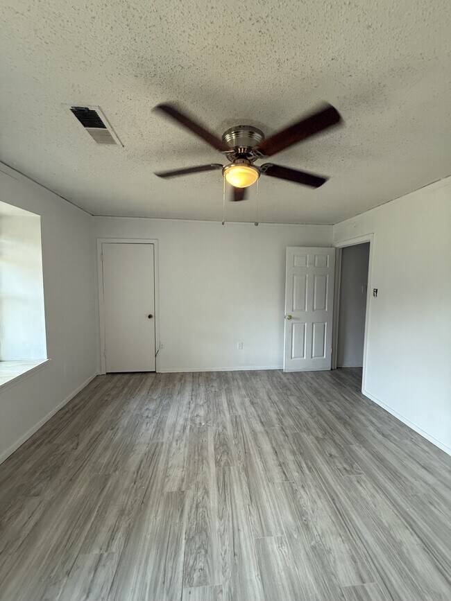 Building Photo - 4860 Chesterwood Ct