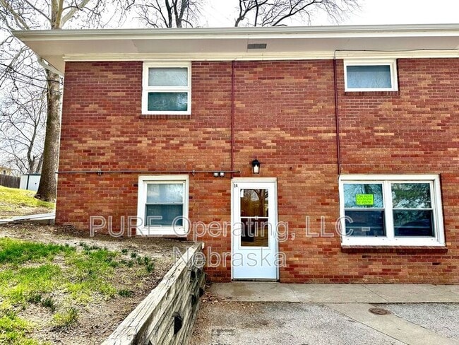 Building Photo - 2205 Lindyview Rd