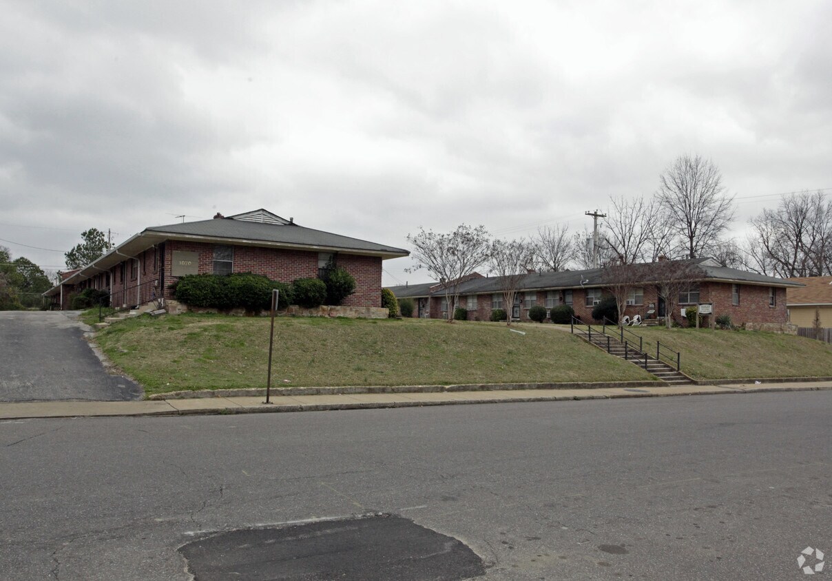 Primary Photo - College View Apartments