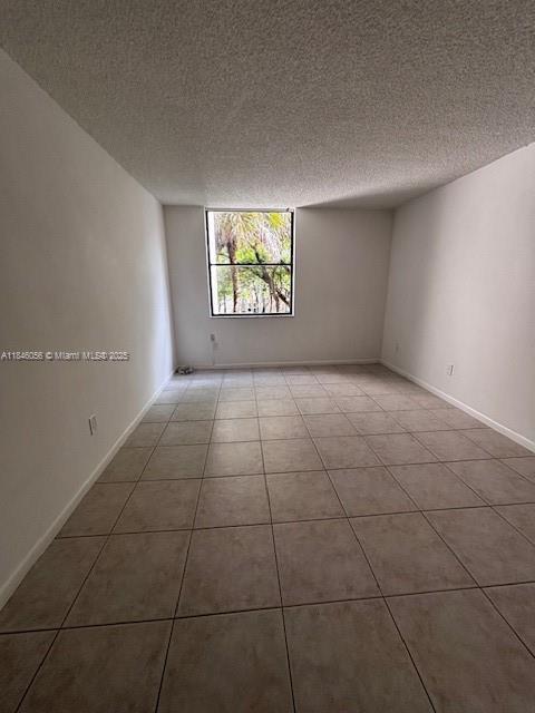 Building Photo - 14321 N Kendall Dr