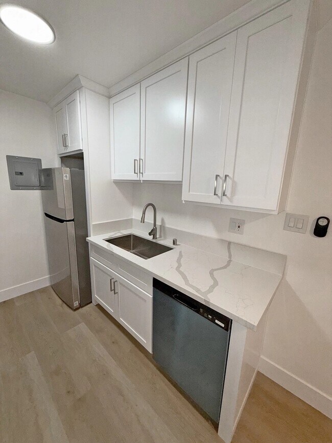 Foto del edificio - 1852 N Wilton Pl