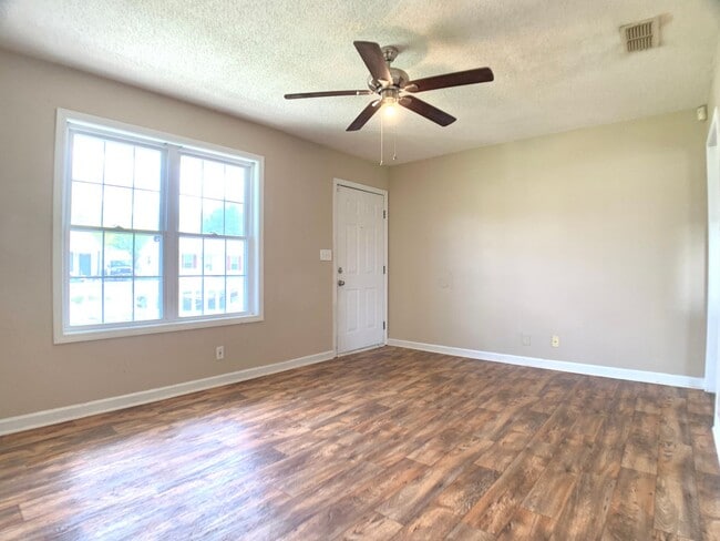 Building Photo - 1112 Keith Ave