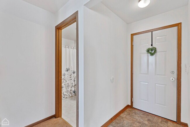 Building Photo - 1351 Cunat Ct