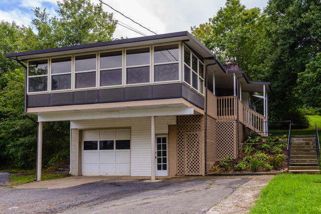 Building Photo - Peek Hill Cottage- Swannanoa Rental