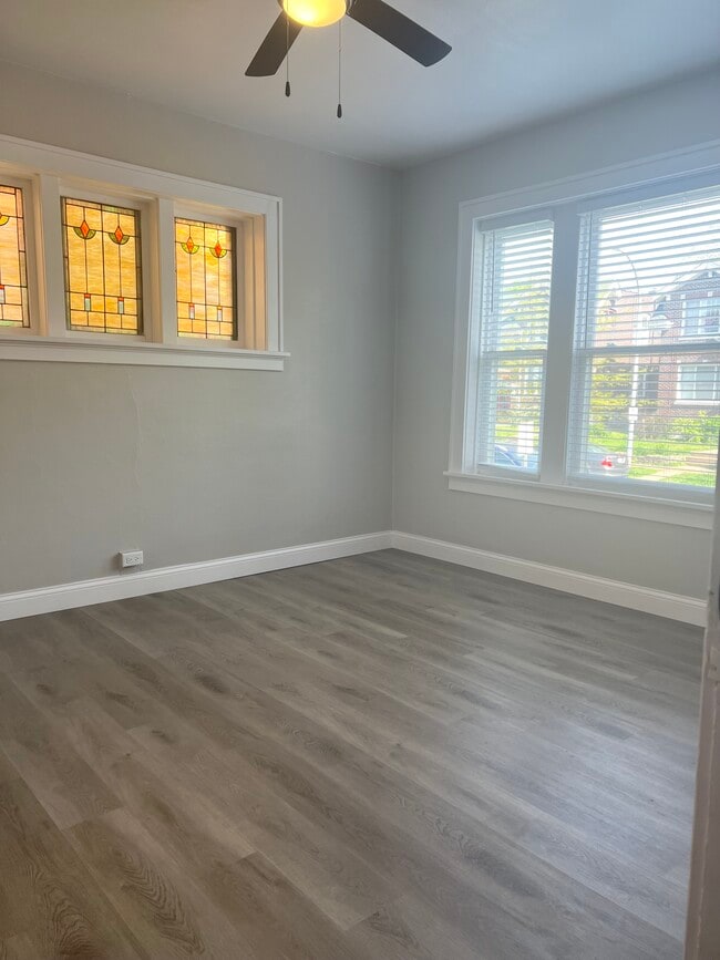 Living room 1 - 4622 Shenandoah Ave