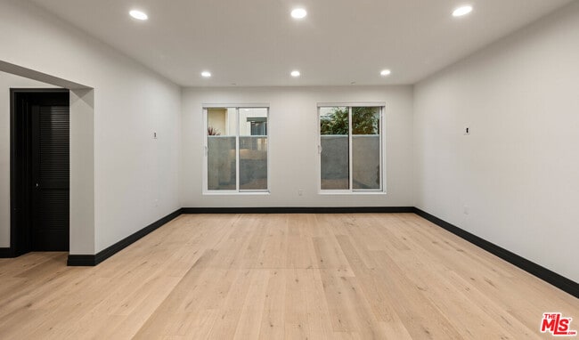 Foto del edificio - 118 Orlando Ave