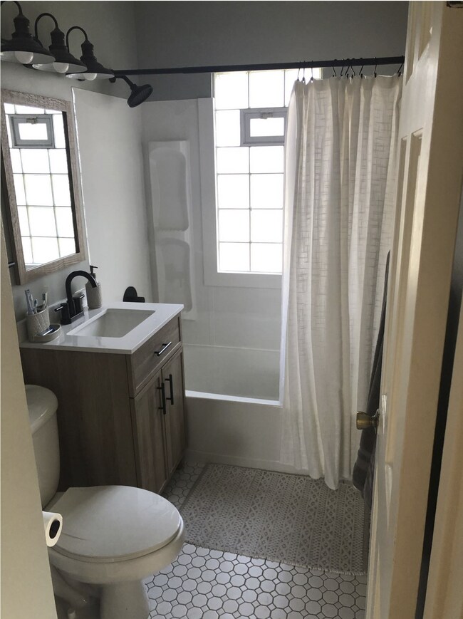 bathroom - 1443 S 70th St