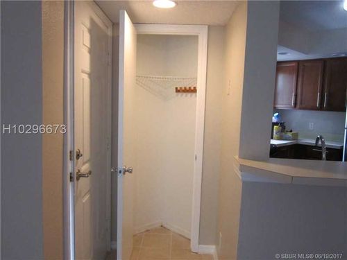 Building Photo - 3460 Pinewalk Dr N