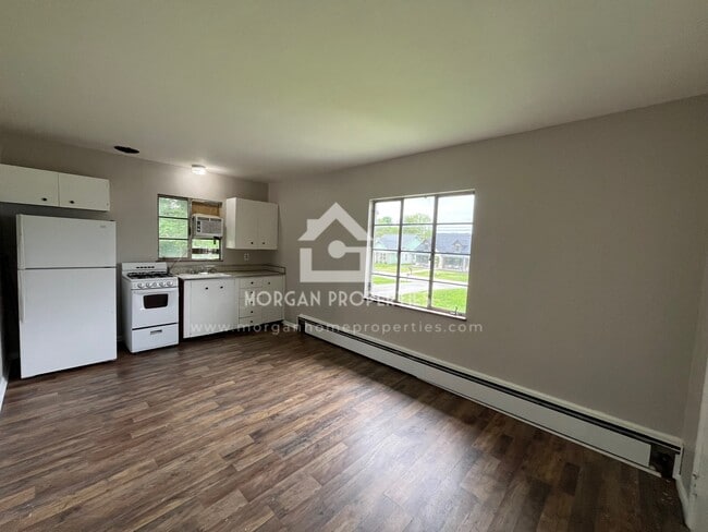 Building Photo - 338 S Pendleton Ave