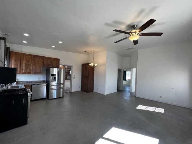 Building Photo - 12952 Co Rd 280