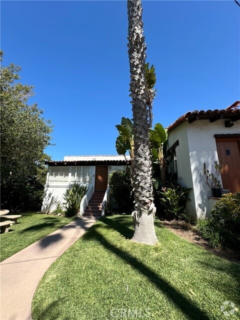 Building Photo - 332 Encino Ln
