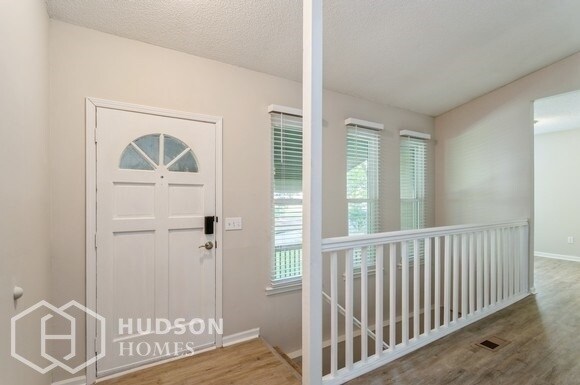 Foto del edificio - NOW AVAILABLE! - 2992 Withers Way SW, Mari...