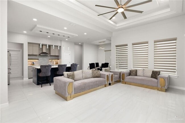 Foto del edificio - 24 Zenker Ave